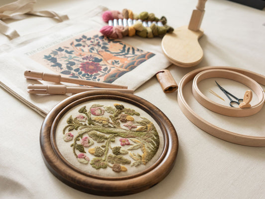 The Elizabethan Oakapple Crewel Work Kit